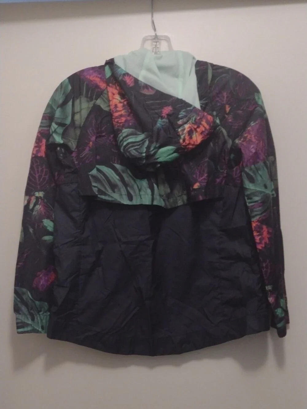 Nike Kid's Black Floral Jacket (J1181)